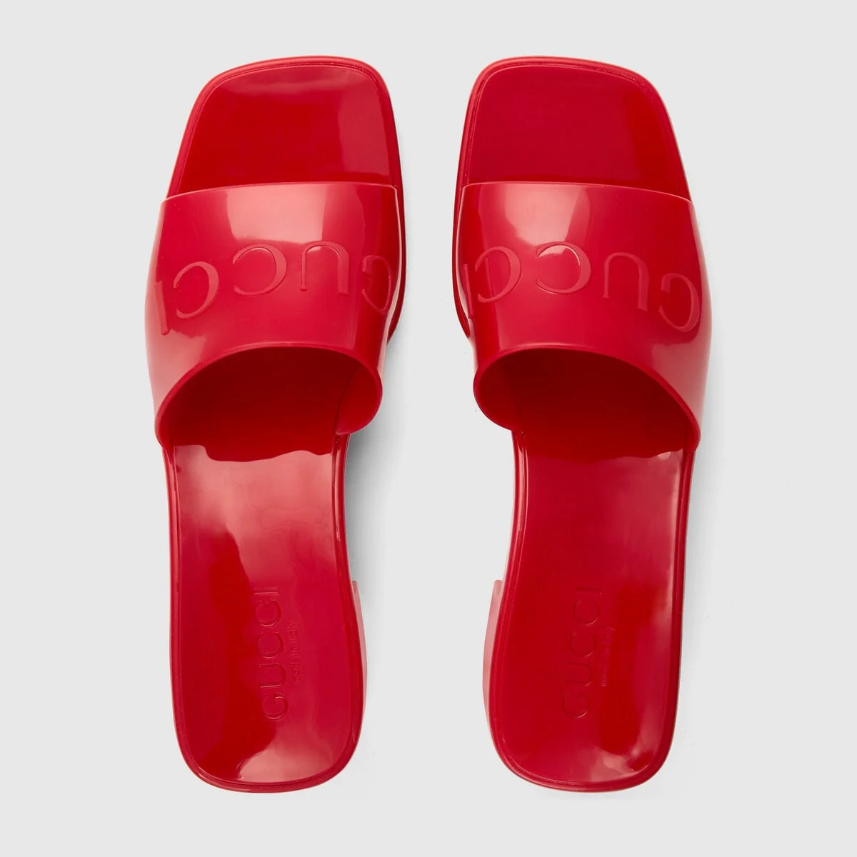 Women’s slide sandal with Gucci logo view 4