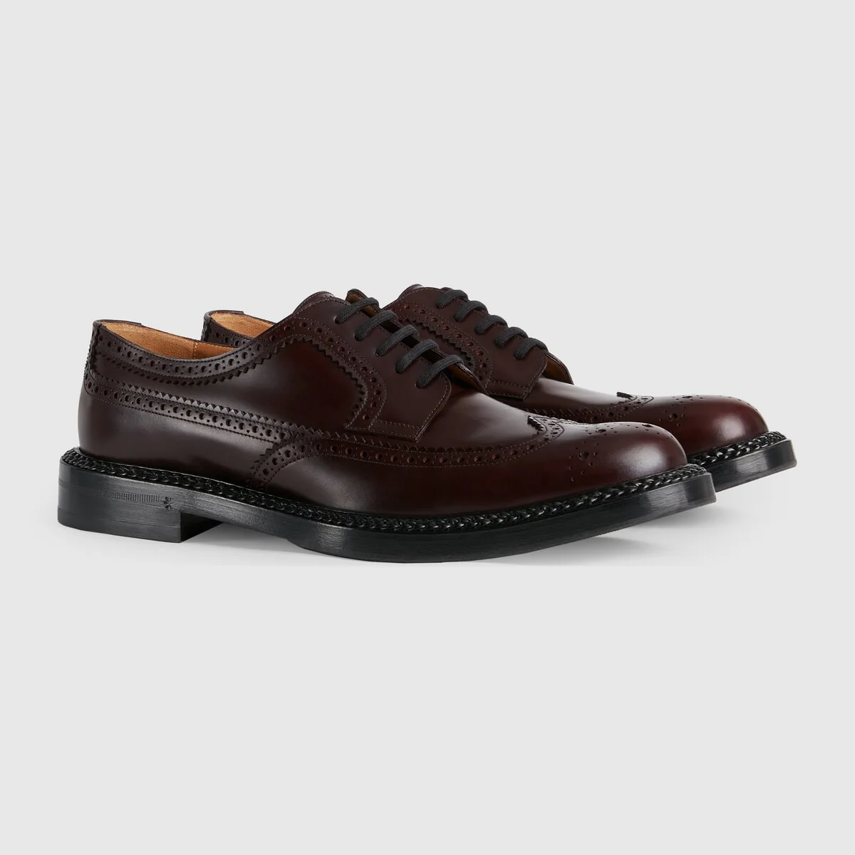 Men’s lace-up shoe with brogue details view 3