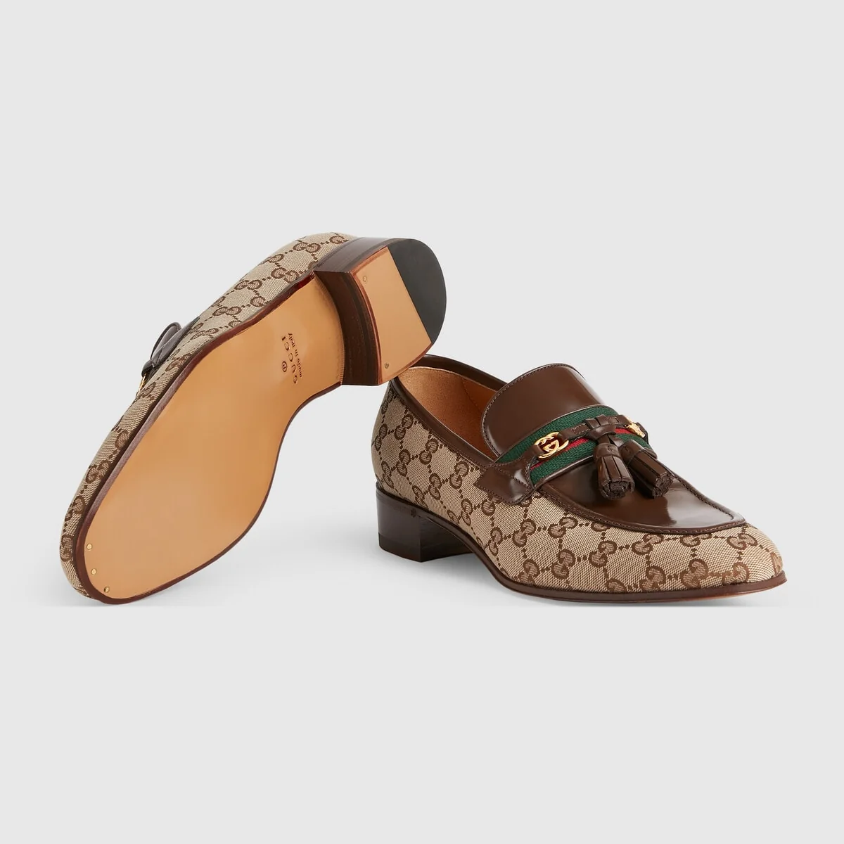 Loafer with tassel